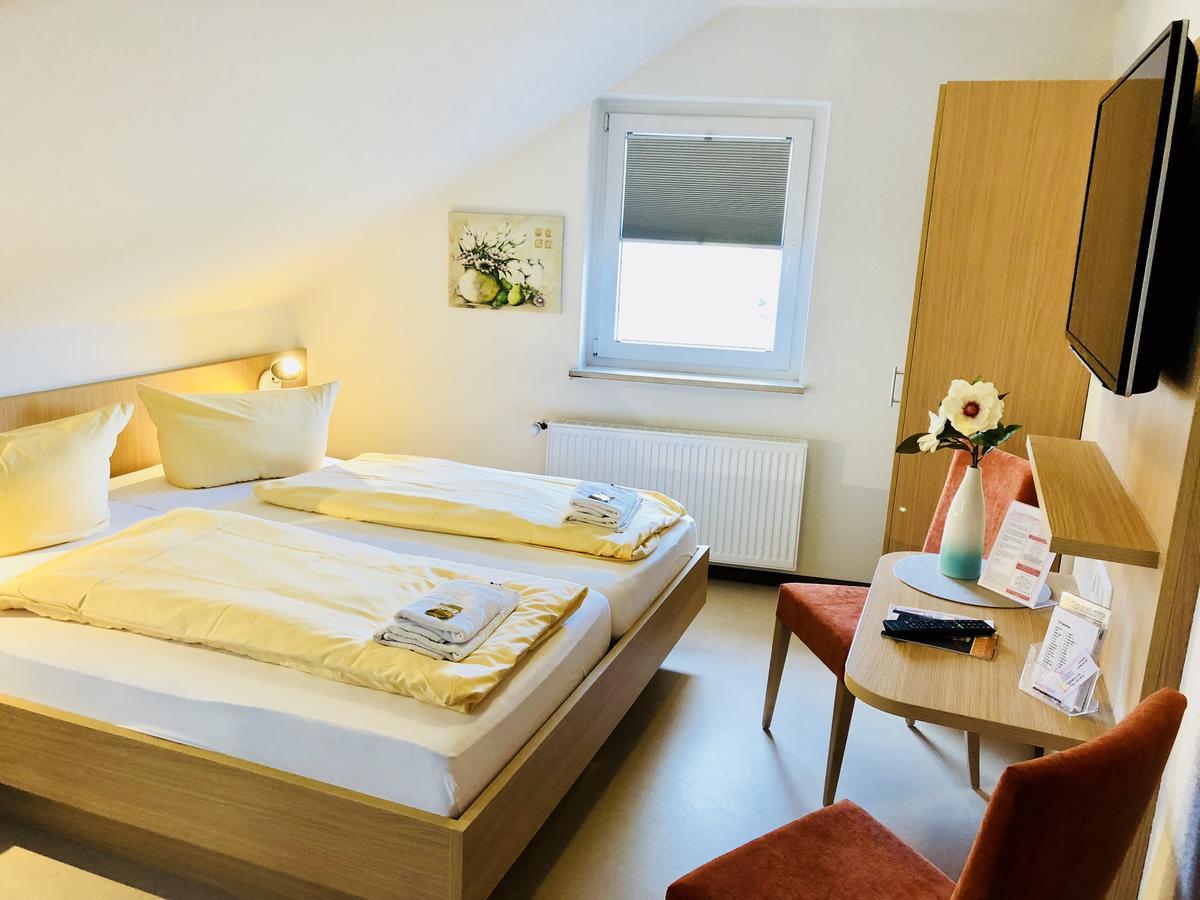 Hotel - Restaurant Hirschen - Werneths Landgasthof Beim Europa- Park Rust Rheinhausen Zewnętrze zdjęcie
