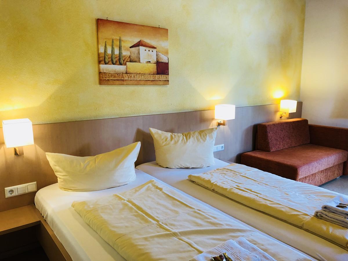 Hotel - Restaurant Hirschen - Werneths Landgasthof Beim Europa- Park Rust Rheinhausen Zewnętrze zdjęcie